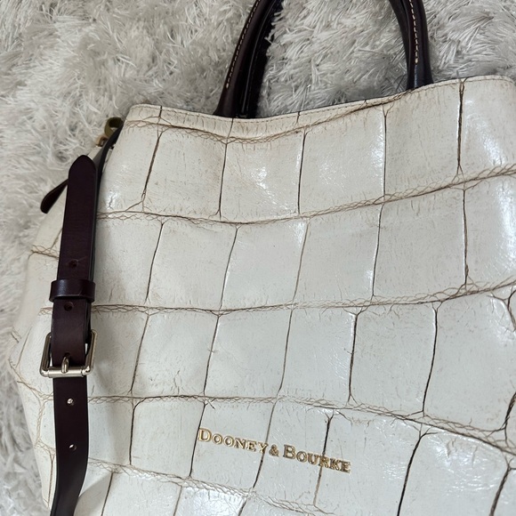 Dooney and Bourke Bag - Picture 6 of 11